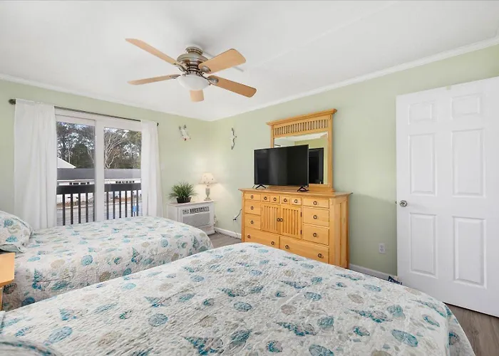 Charming 1 Bedroom With Outdoor Pool! Holiday home *