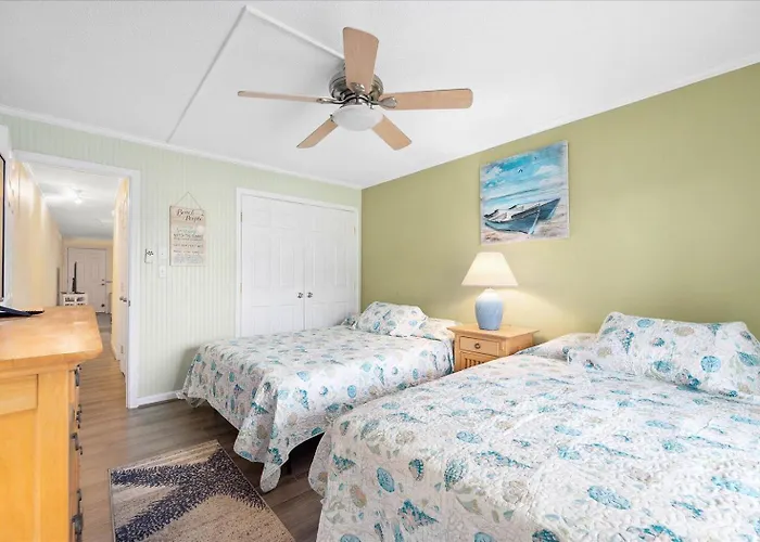 Charming 1 Bedroom With Outdoor Pool! Holiday home