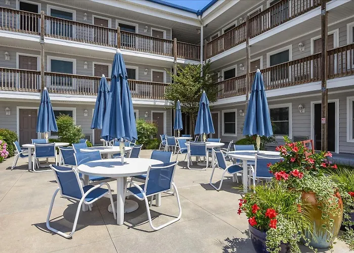 Charming 1 Bedroom With Outdoor Pool! Holiday home *